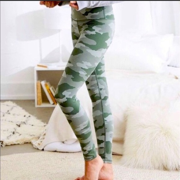 Aerie Seamless Camo Leggings - Picture 3 of 5